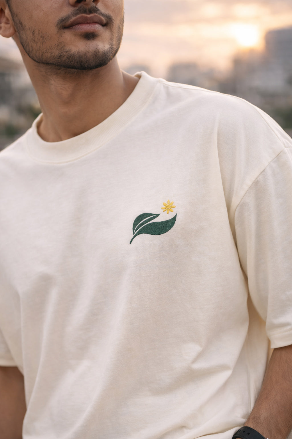 Move Daily Unisex Oversized T-Shirt – Minimal Leaf Icon Design | Off-White