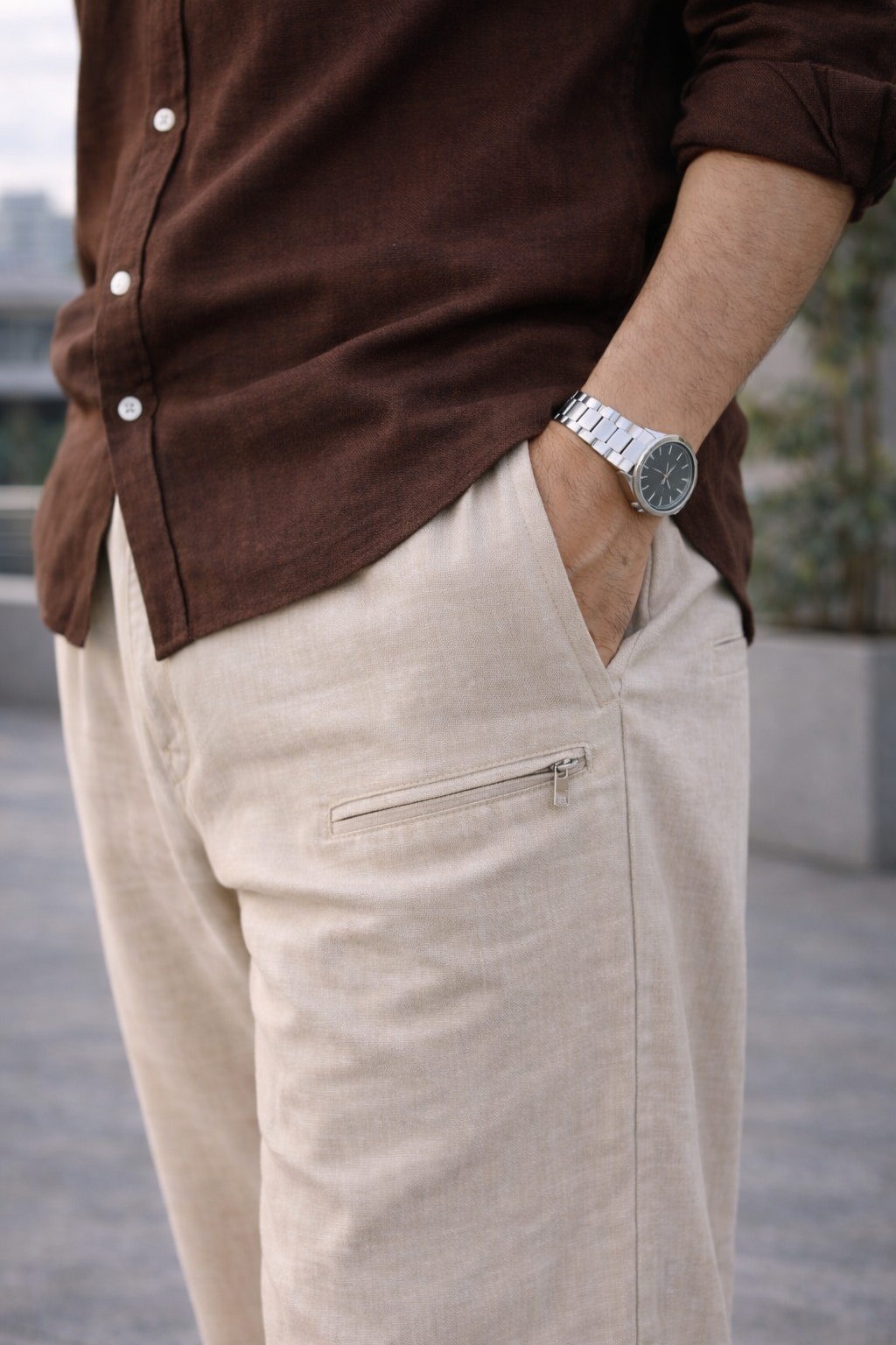 Beige Linen Chinos with Utility Zipper Pocket – Relaxed Fit Premium Trousers